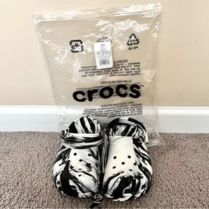 NWT Crocs Classic Clogs - Black/White Marble - J6